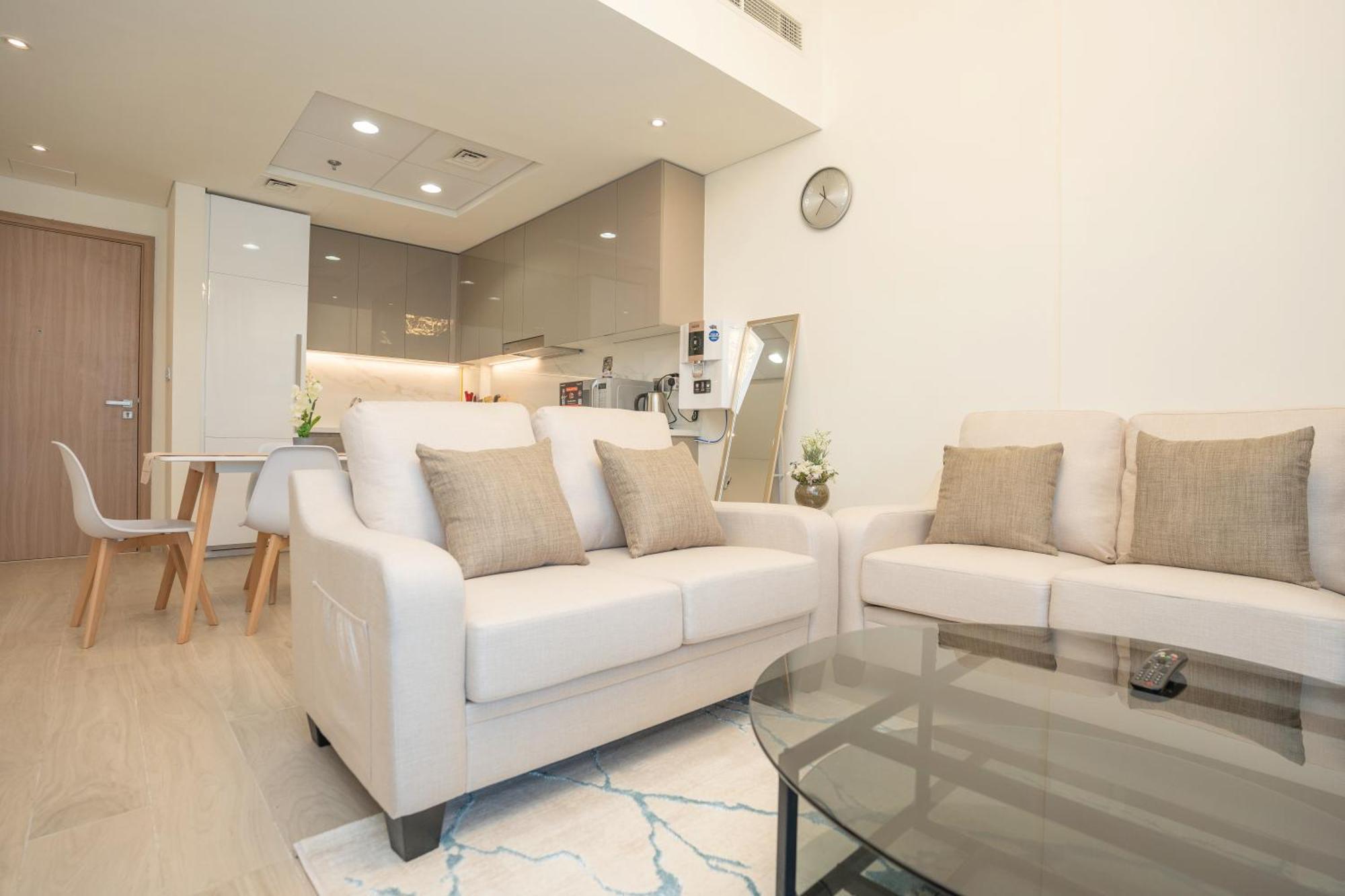 Azizi Riviera, Apartment