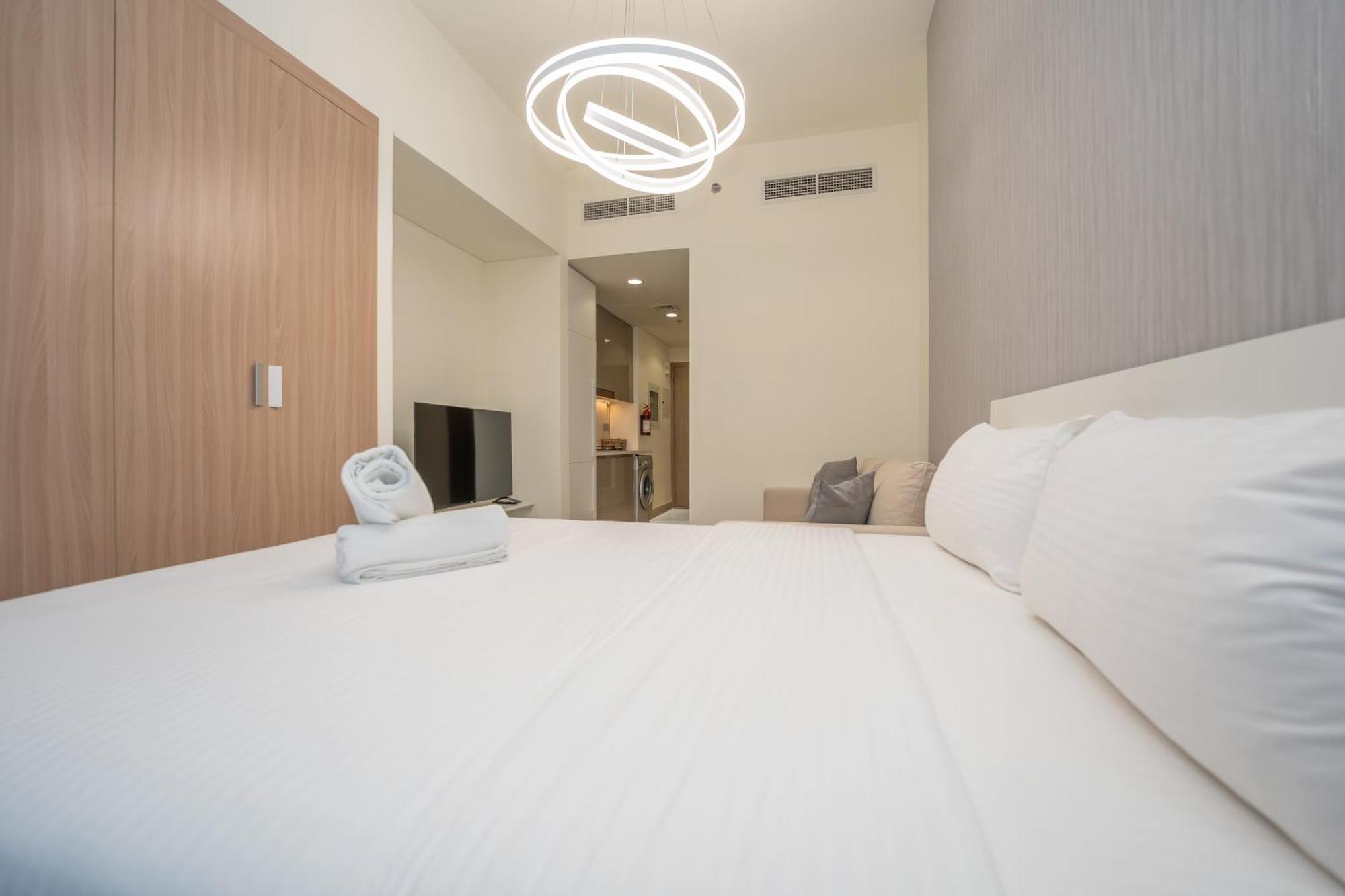 Azizi Riviera, Apartment