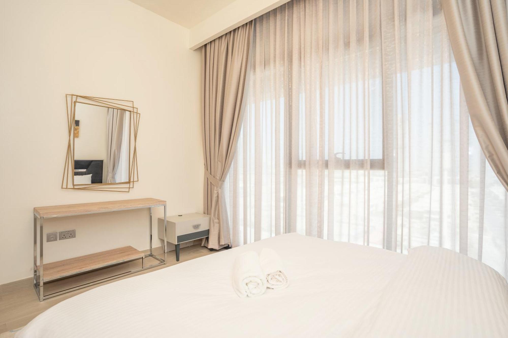 Apartment Azizi Riviera, *