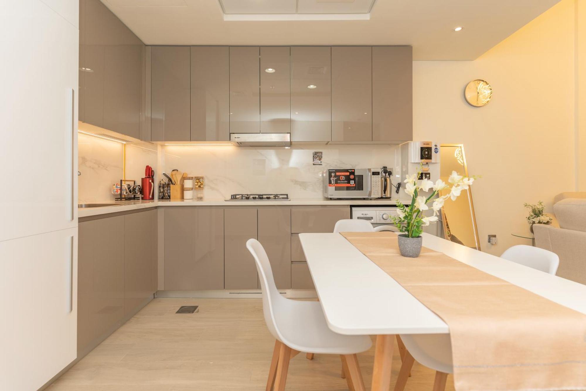 Apartment Azizi Riviera, *