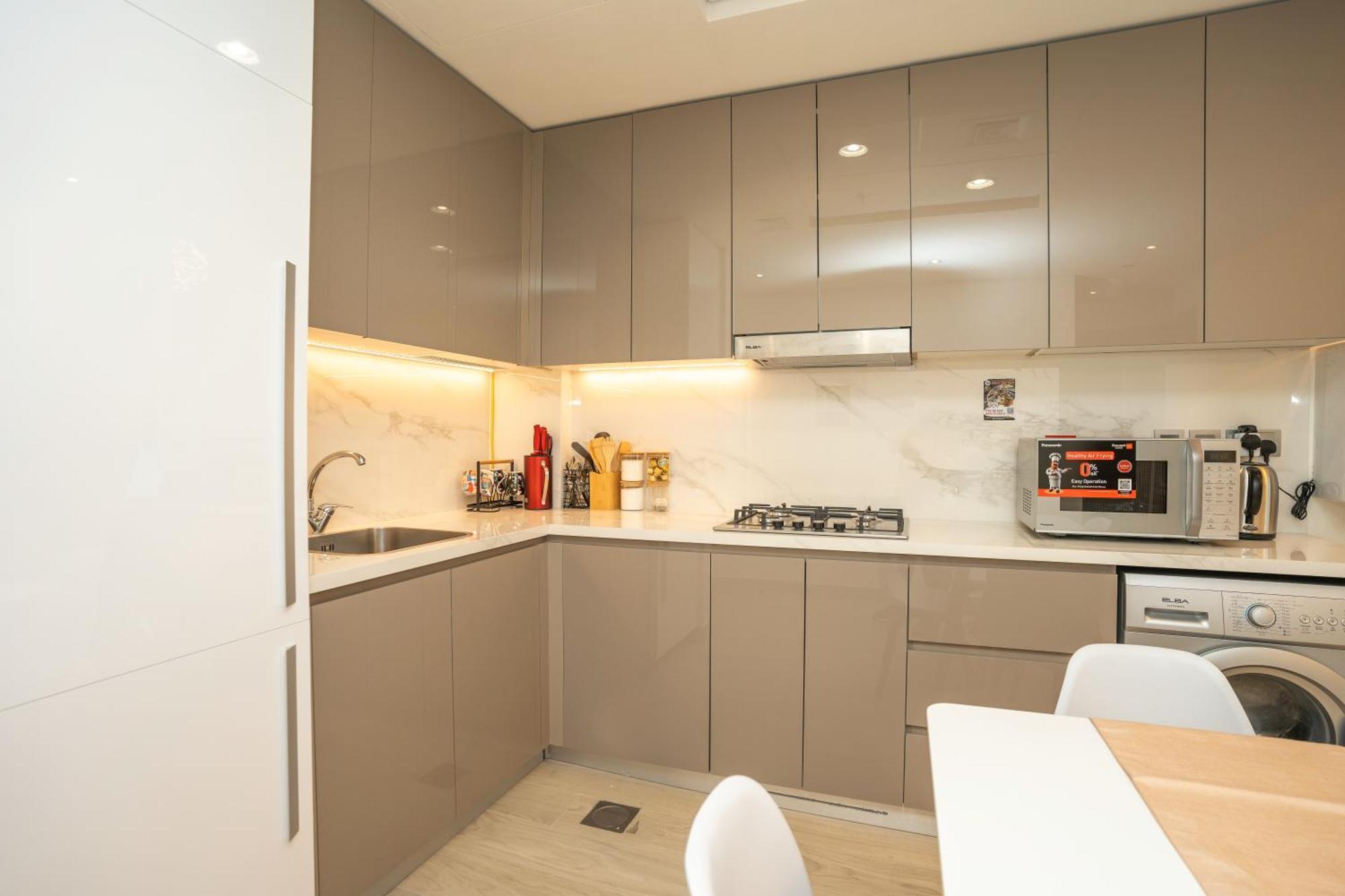 Azizi Riviera, Apartment *