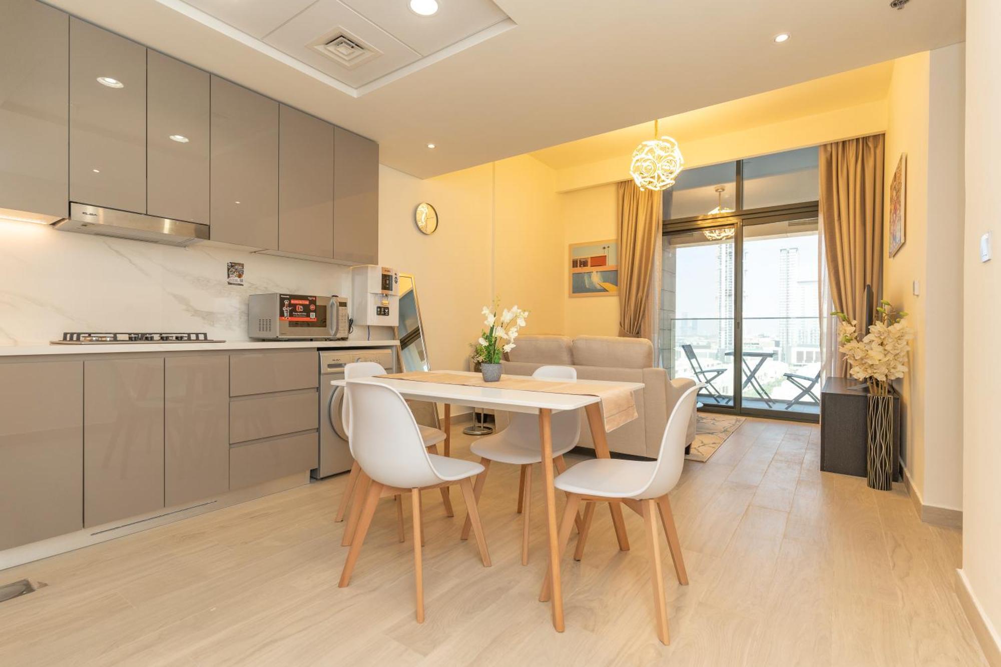 Azizi Riviera, Apartment