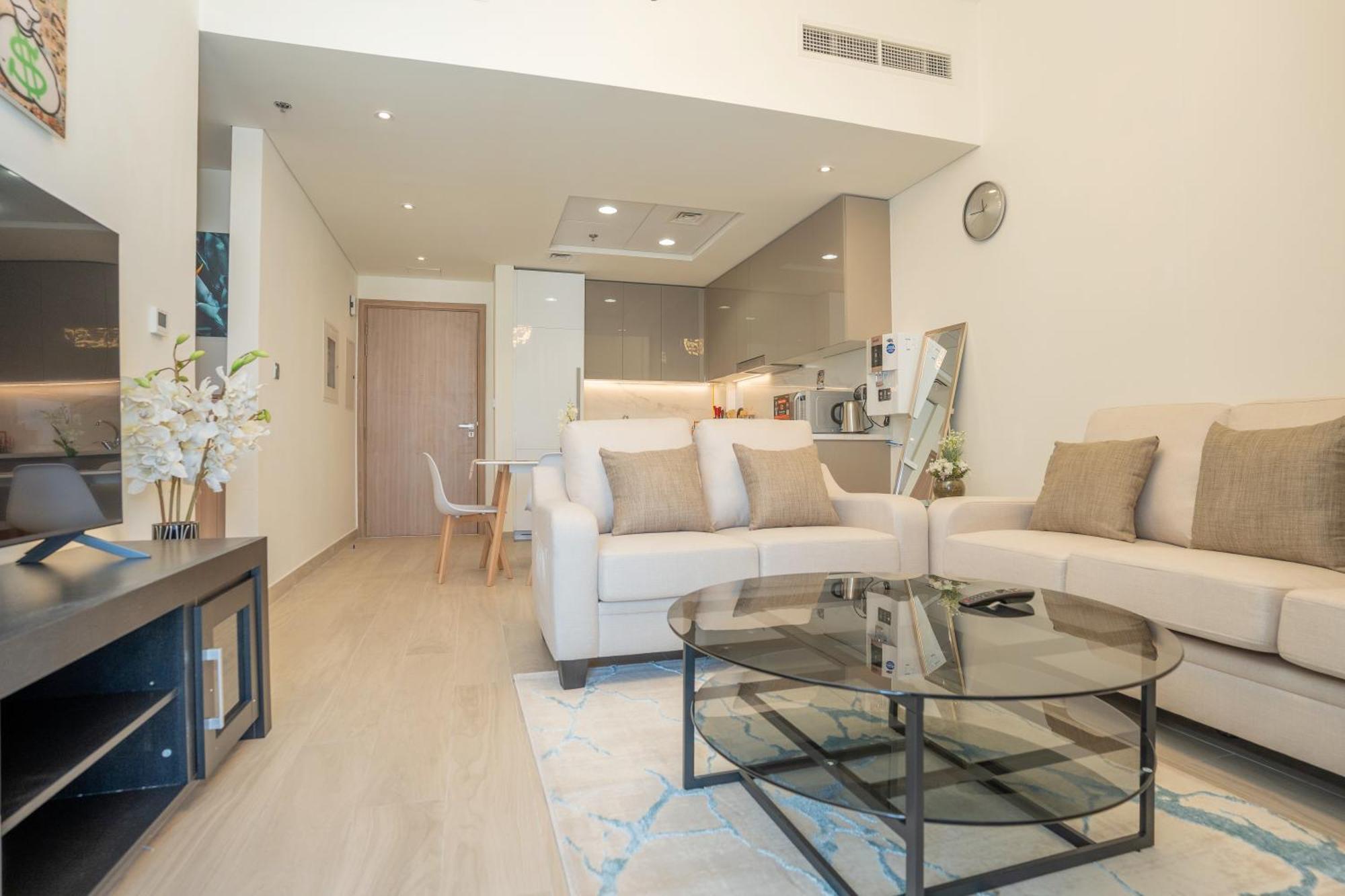 Apartment Azizi Riviera, *