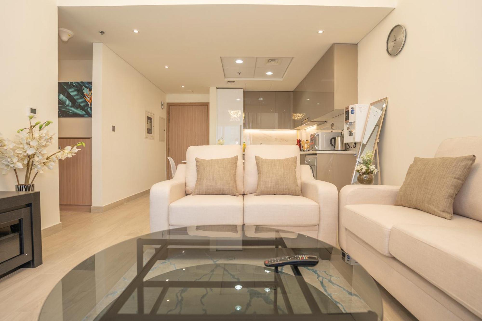 Apartment Azizi Riviera,