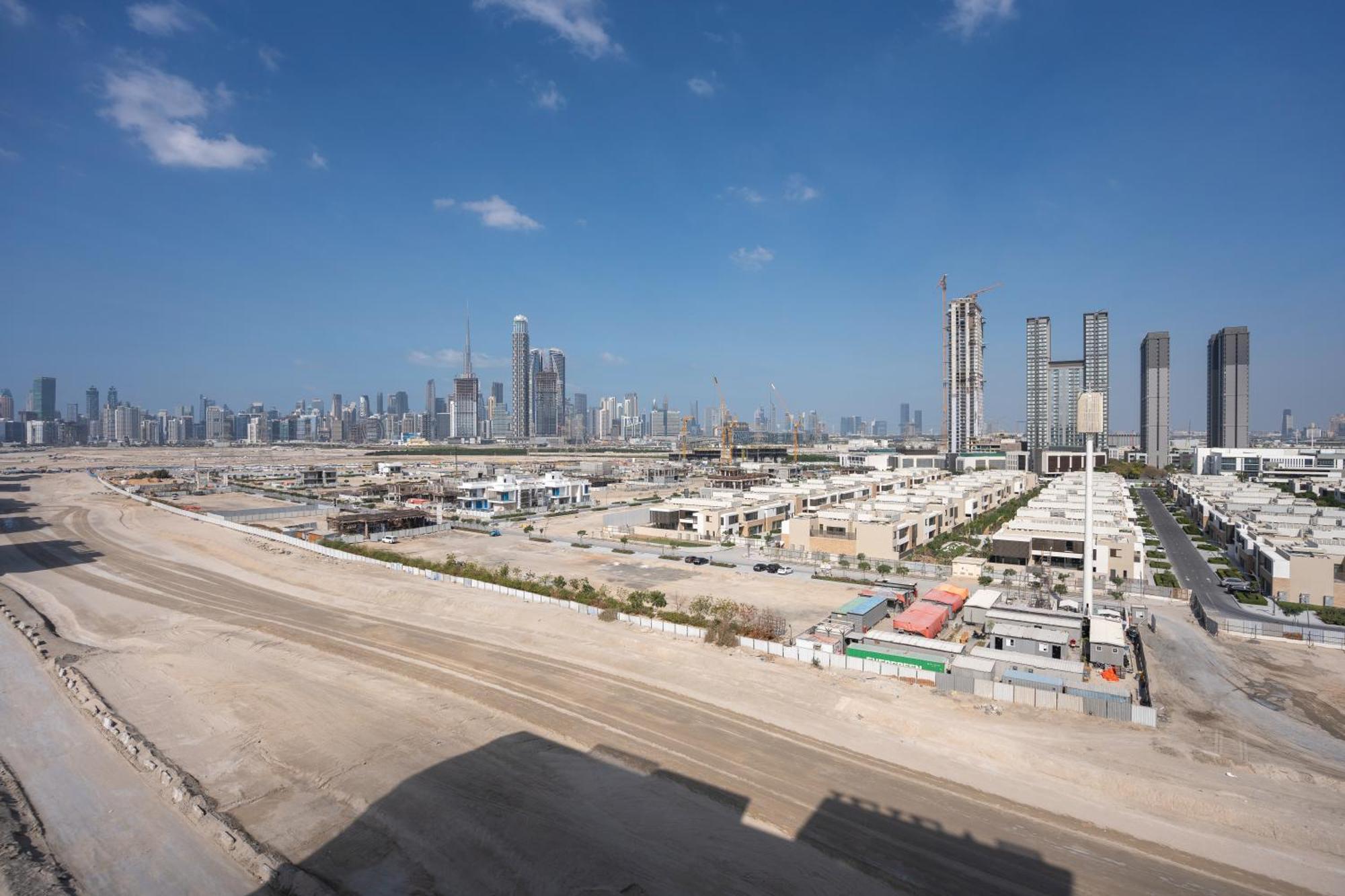 Azizi Riviera, * Dubai