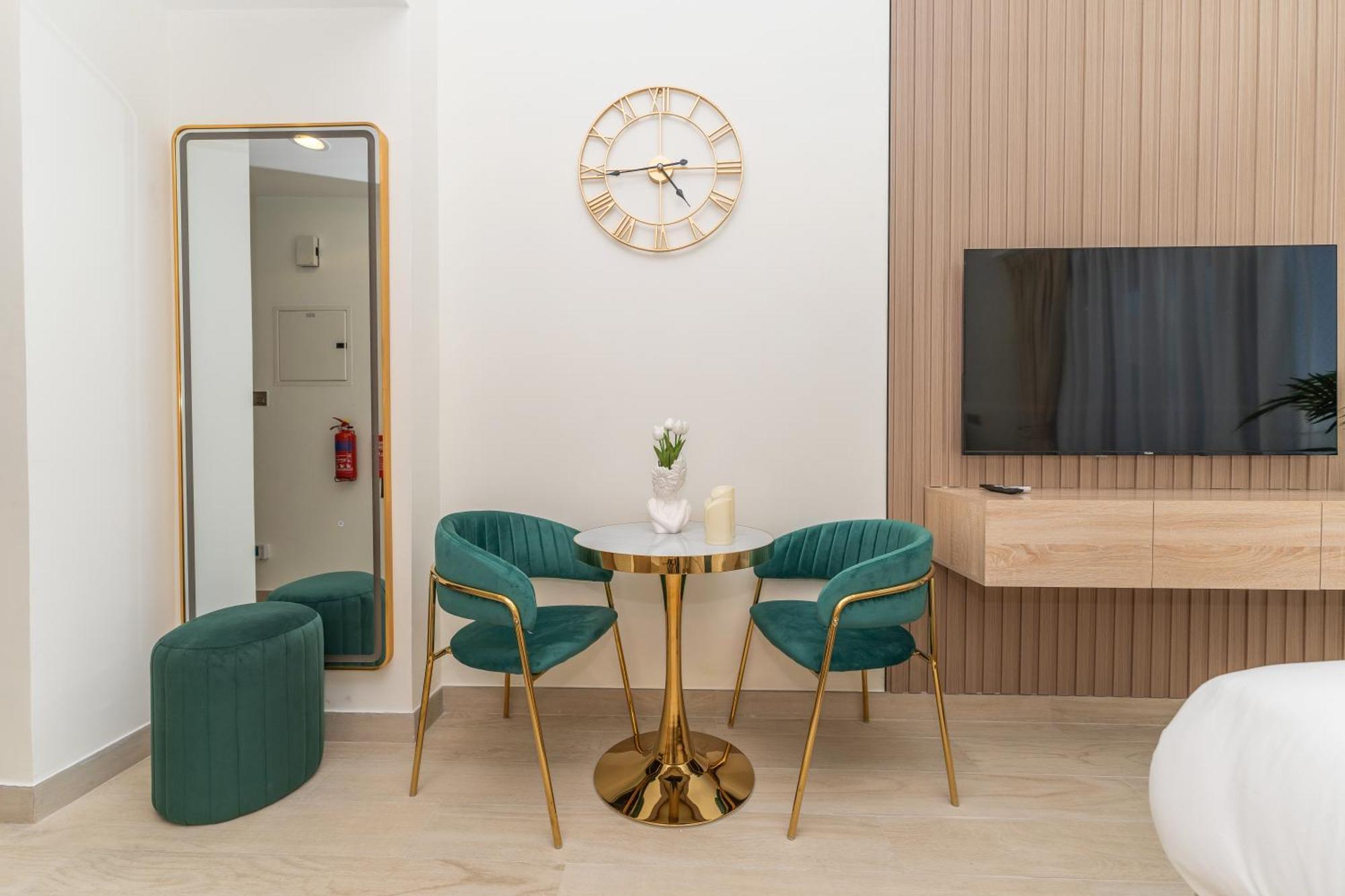 Azizi Riviera, Apartment *