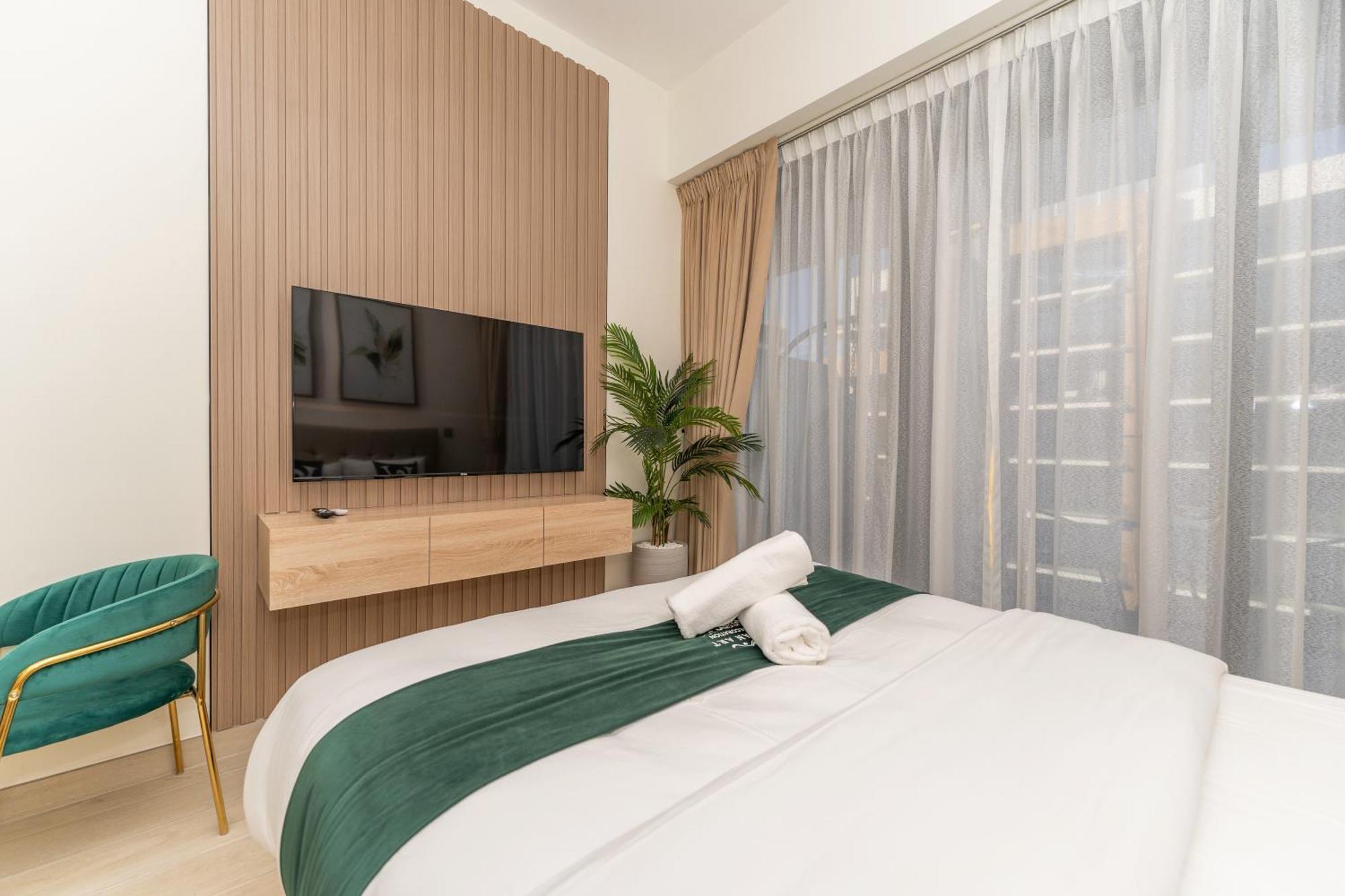 Apartment Azizi Riviera, *