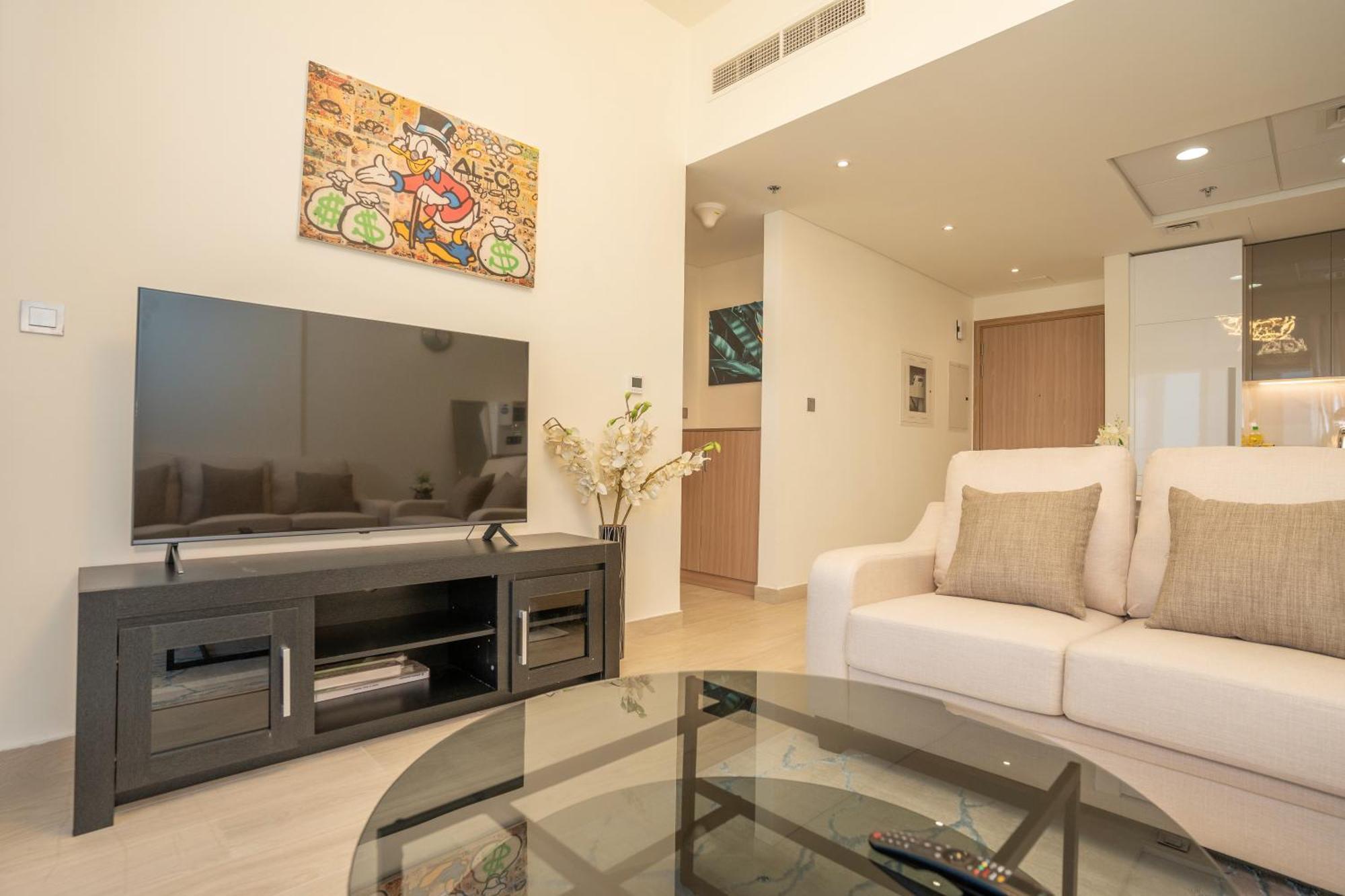 Azizi Riviera,