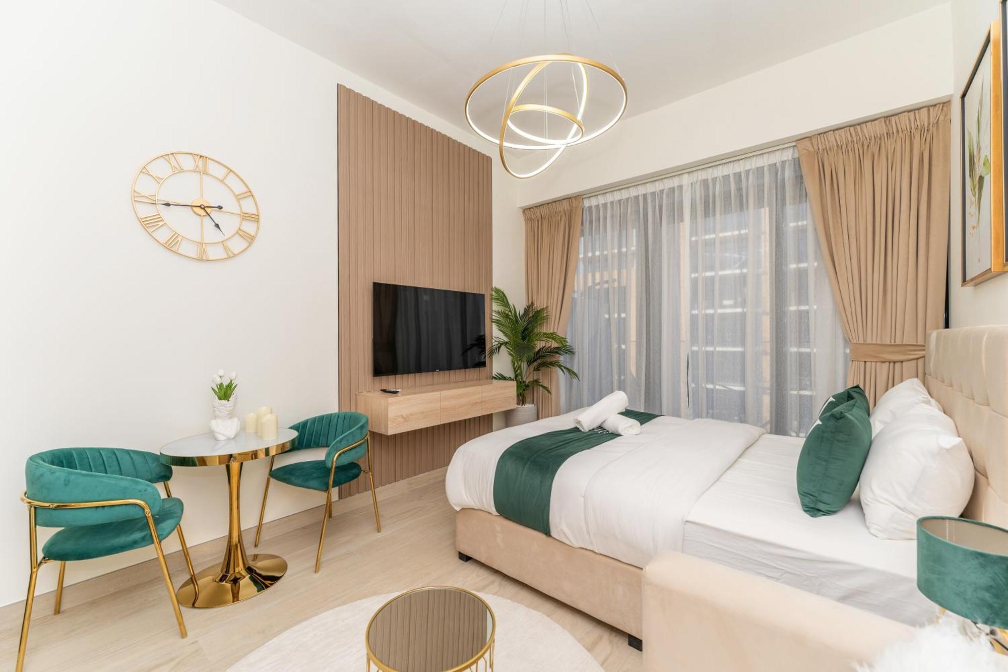 Apartment Azizi Riviera, *